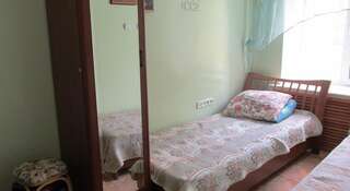 Гостиница Hostel Arbat 11 Владивосток Двухместный номер с 2 отдельными кроватями-3